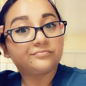 Meet your Posher, Melina